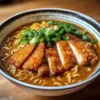 Sapporo-Curry-Ramen mit knusprigem Hühnchen