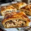 Herzhafter Hühnchen- und Pilz-Blätterteig-Genuss Rezept