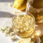 Erdbeer Rhabarber Kuchen mit knusprigem Streusel